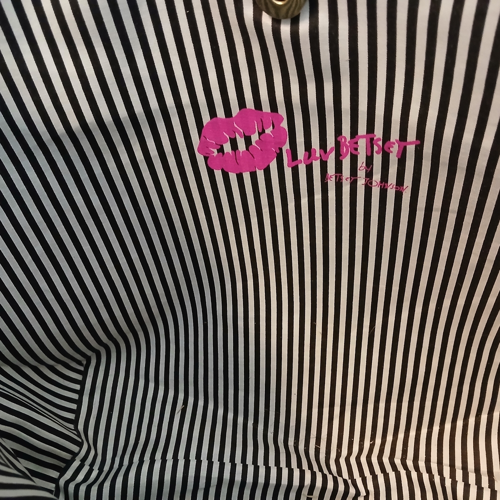 Women's Black Tote Bag with Pink Accent - Unbranded - Picture 7 of 8